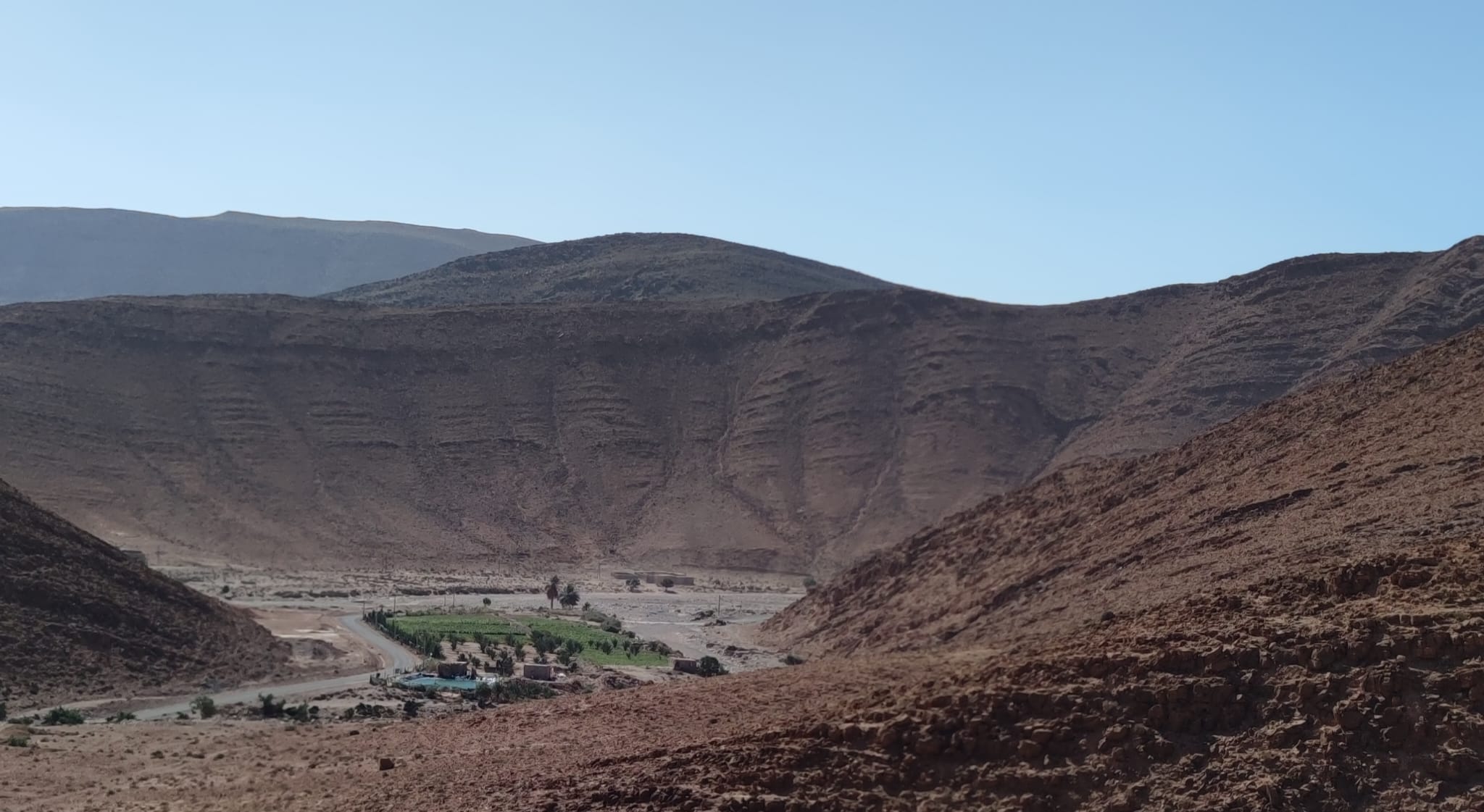 Vallée et oasis dans l'Anti-Atlas — site d'exploration Oralys Minerals